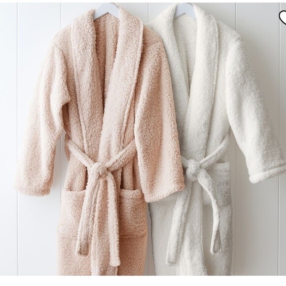 Pottery Barn Teddy Bear Robe in Pale Blush S - Picture 1 of 12